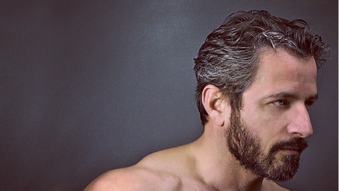 Il trapianto di capelli per essere più attraenti e giovani secondo una ricerca scientifica